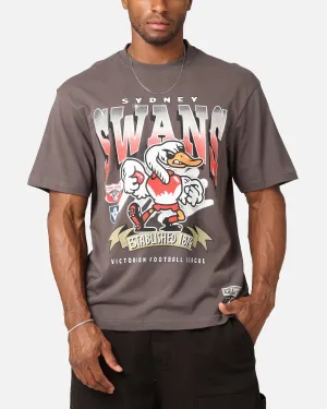 Relaxed Comfort Look Casual Essentials Mitchell & Ness Sydney Swans Character T-Shirt Charcoal