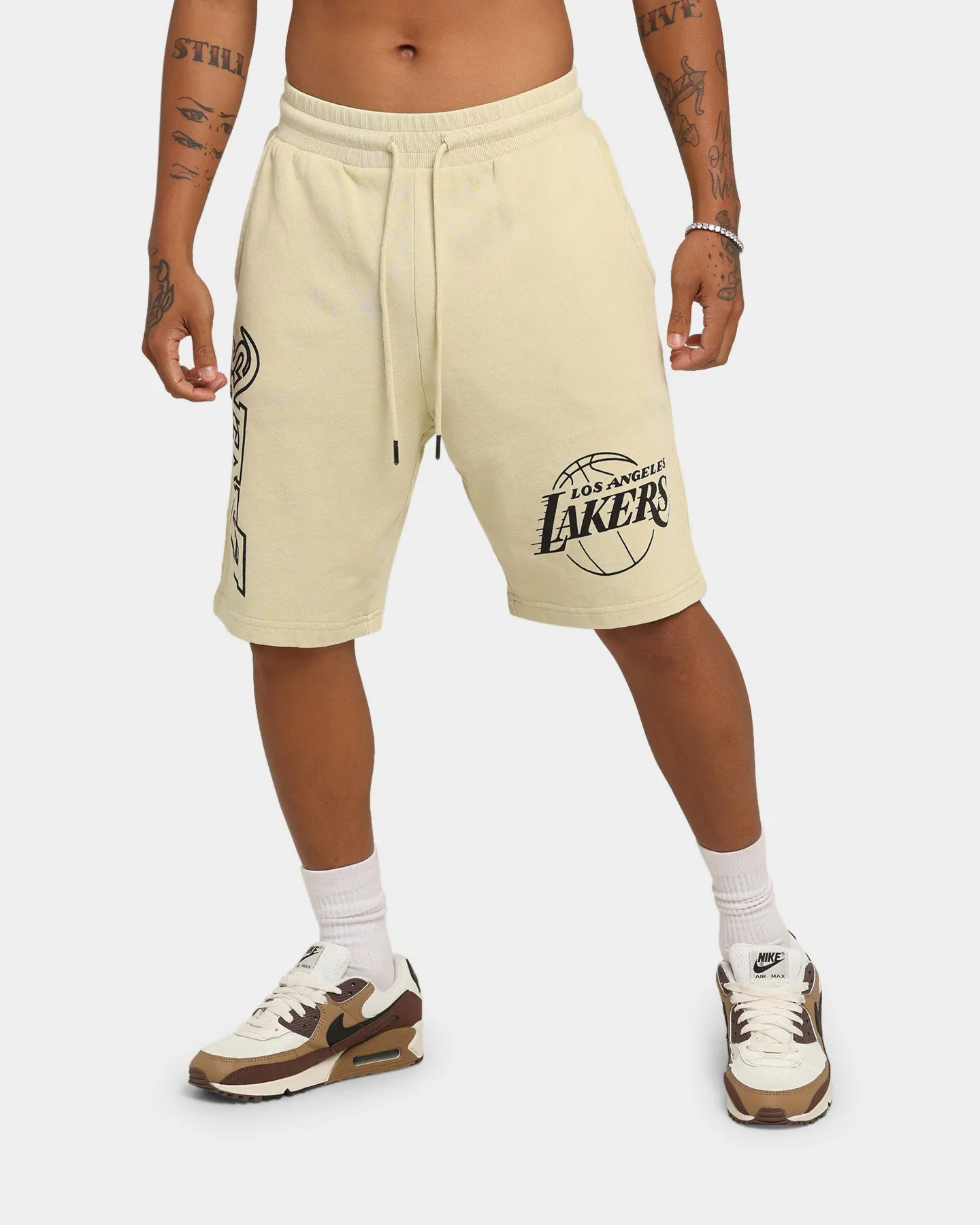 skateboarding gear Mitchell & Ness Los Angeles Lakers Desert Sand Stencil Shorts Desert Sand