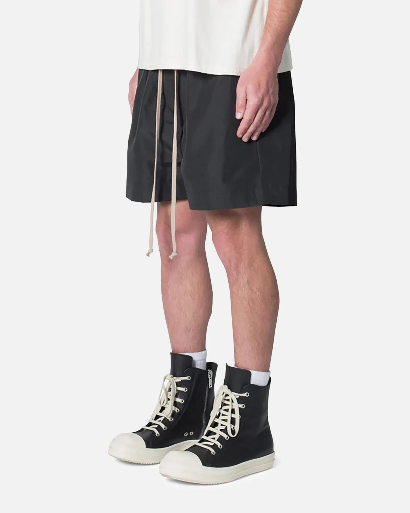 jewelry outdoor concert style MNML Weimar Shorts Black