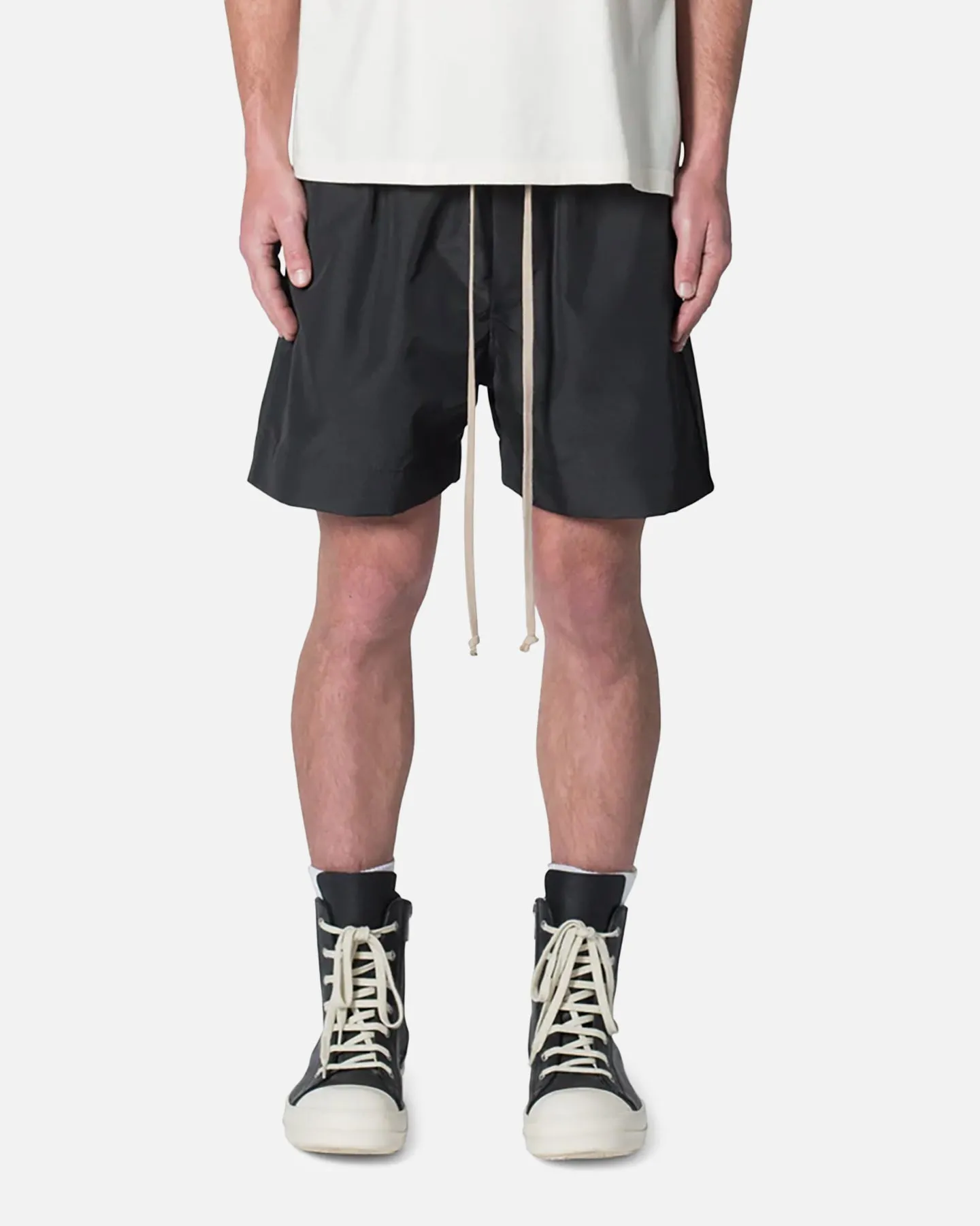 present for her MNML Weimar Shorts Black