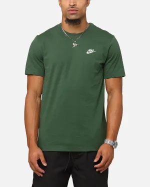 Nike Sportswear Club T-Shirt Fir Eye-Catching