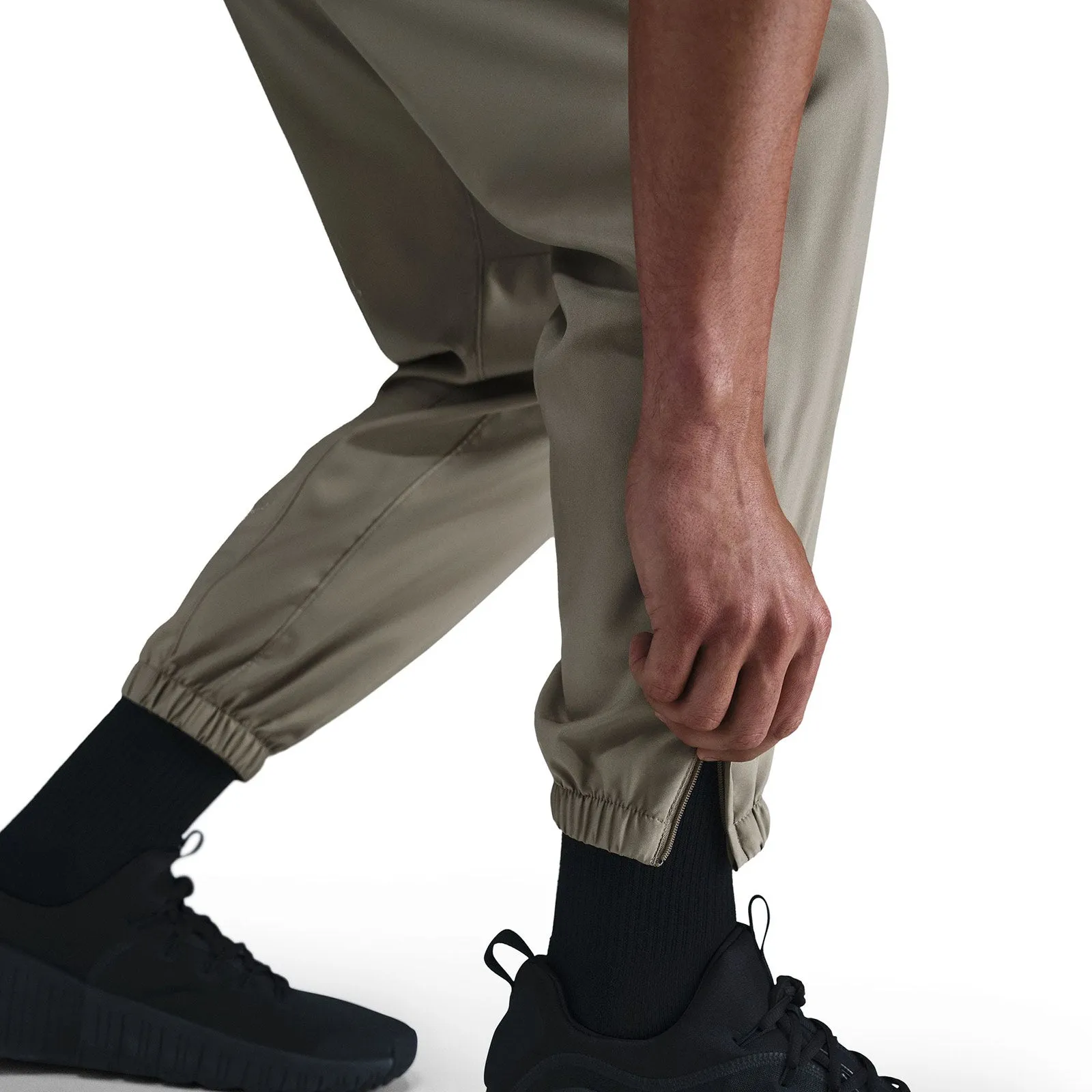 Nike Form Mens Dri-FIT Tapered Versatile Pants Comfort Stretch Pants Flexible Support Sole