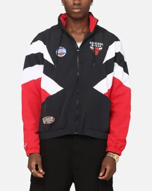 Mitchell & Ness Chicago Bulls Spray Jacket Black/Red Weekend Hike WeightDispersing Padding