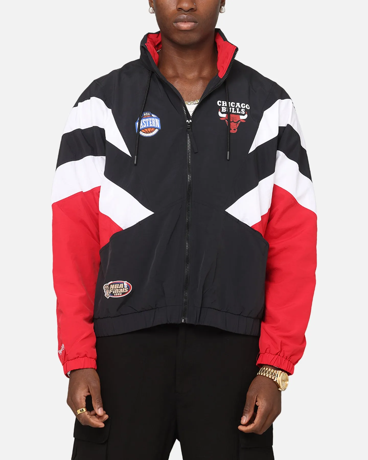 Mitchell & Ness Chicago Bulls Spray Jacket Black/Red Weekend Hike WeightDispersing Padding