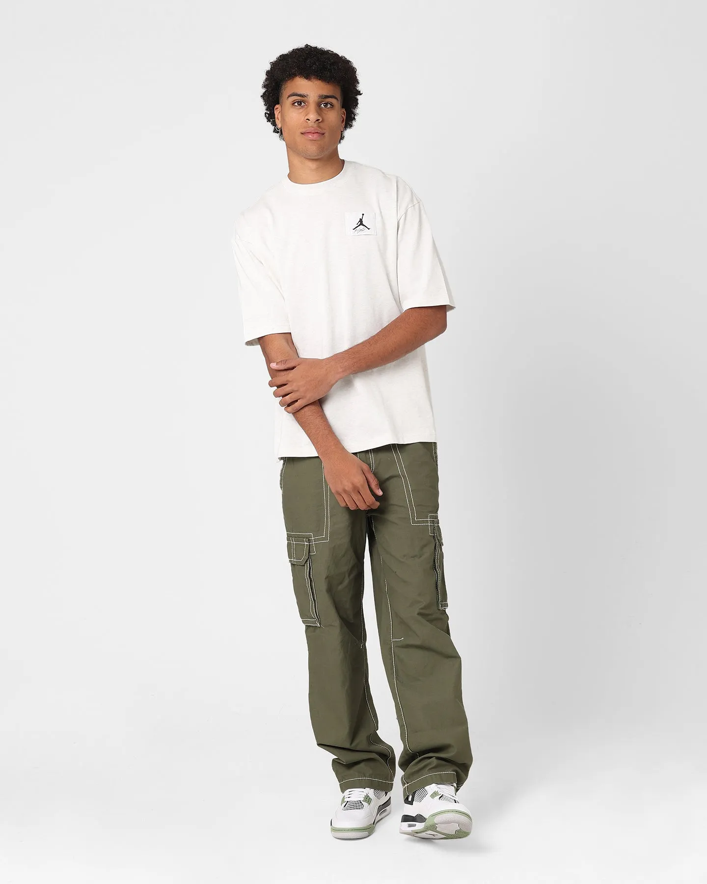Chic Active Trend Look Jordan Flight Essentials Crewneck T-Shirt Sail/Heather