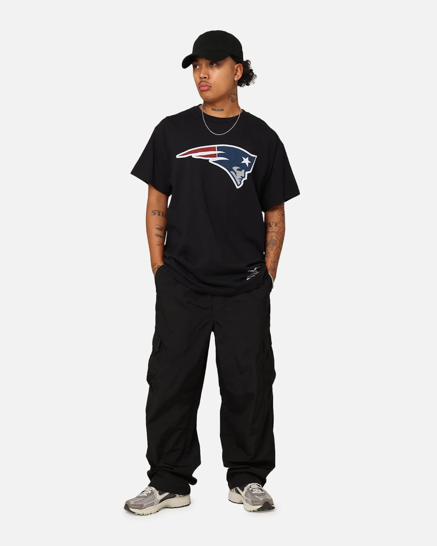 Cozy and Light Majestic Athletic New England Patriots Team Crest T-Shirt Black