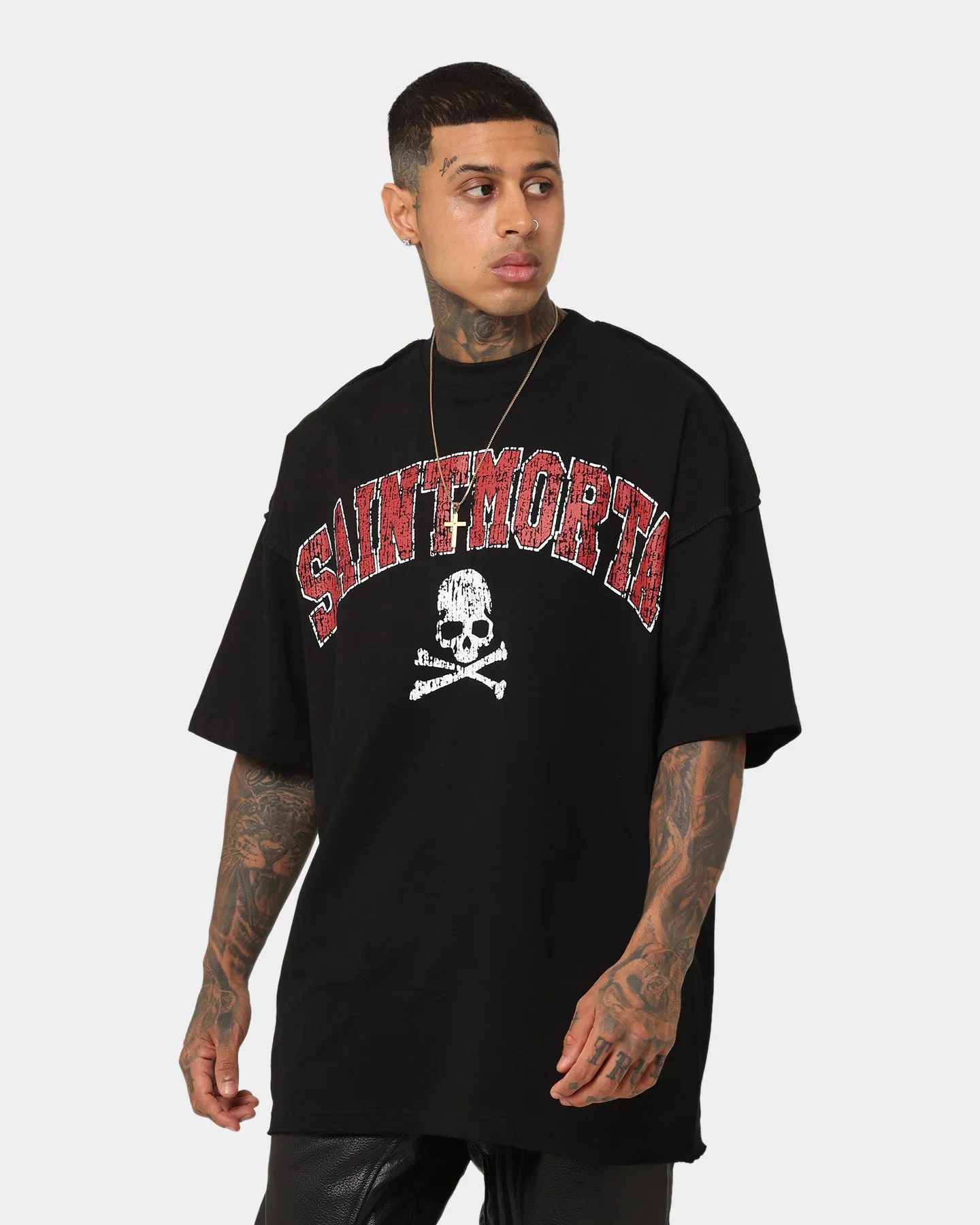 Essential Wear Soft Design Saint Morta Members Club Boxy T-Shirt Black/Red