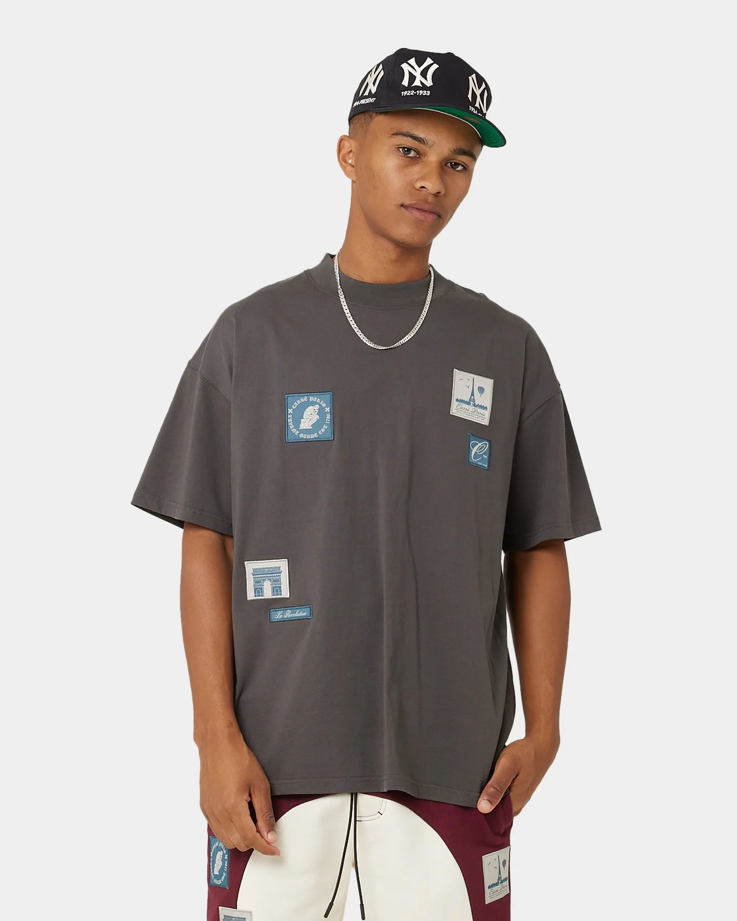 Sleek And Stylish Weekend Comfort Wear Carre Avant Oversized Short Sleeve T-Shirt Coal