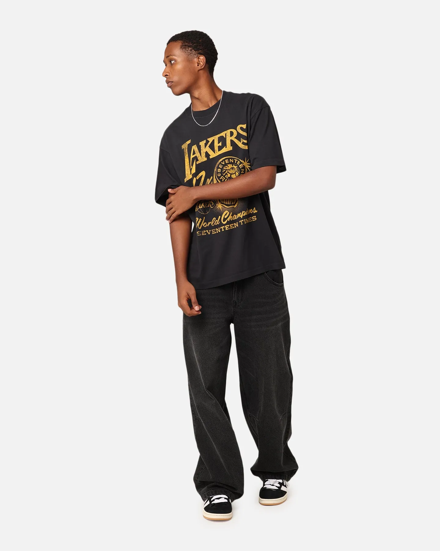 Perfect for Outdoors Low Impact Dye Mitchell & Ness Los Angeles Lakers Rings T-Shirt Faded Black