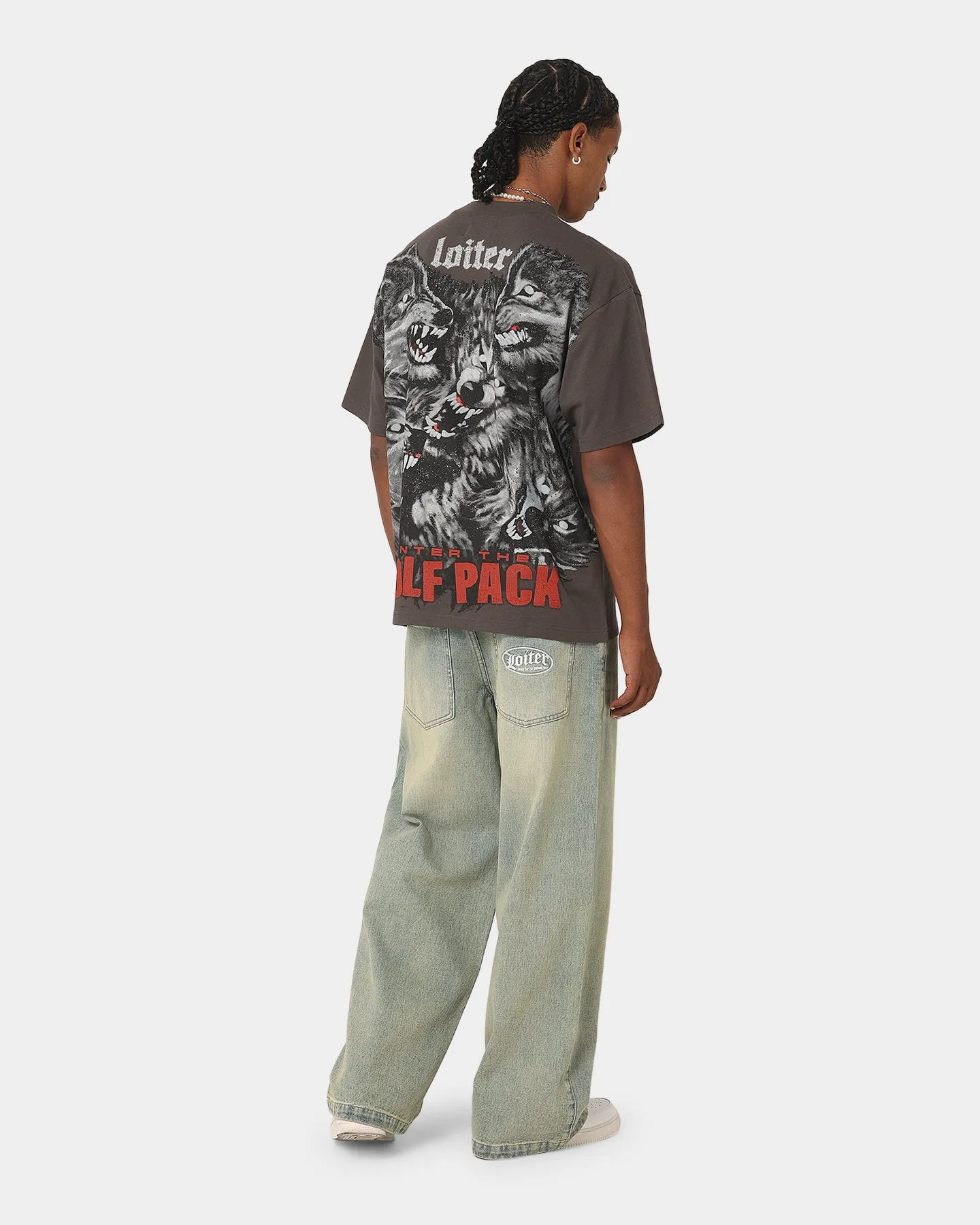 RibbedNeckBanding Comfort and Fit Loiter Wolf Pack Vintage T-Shirt Charcoal