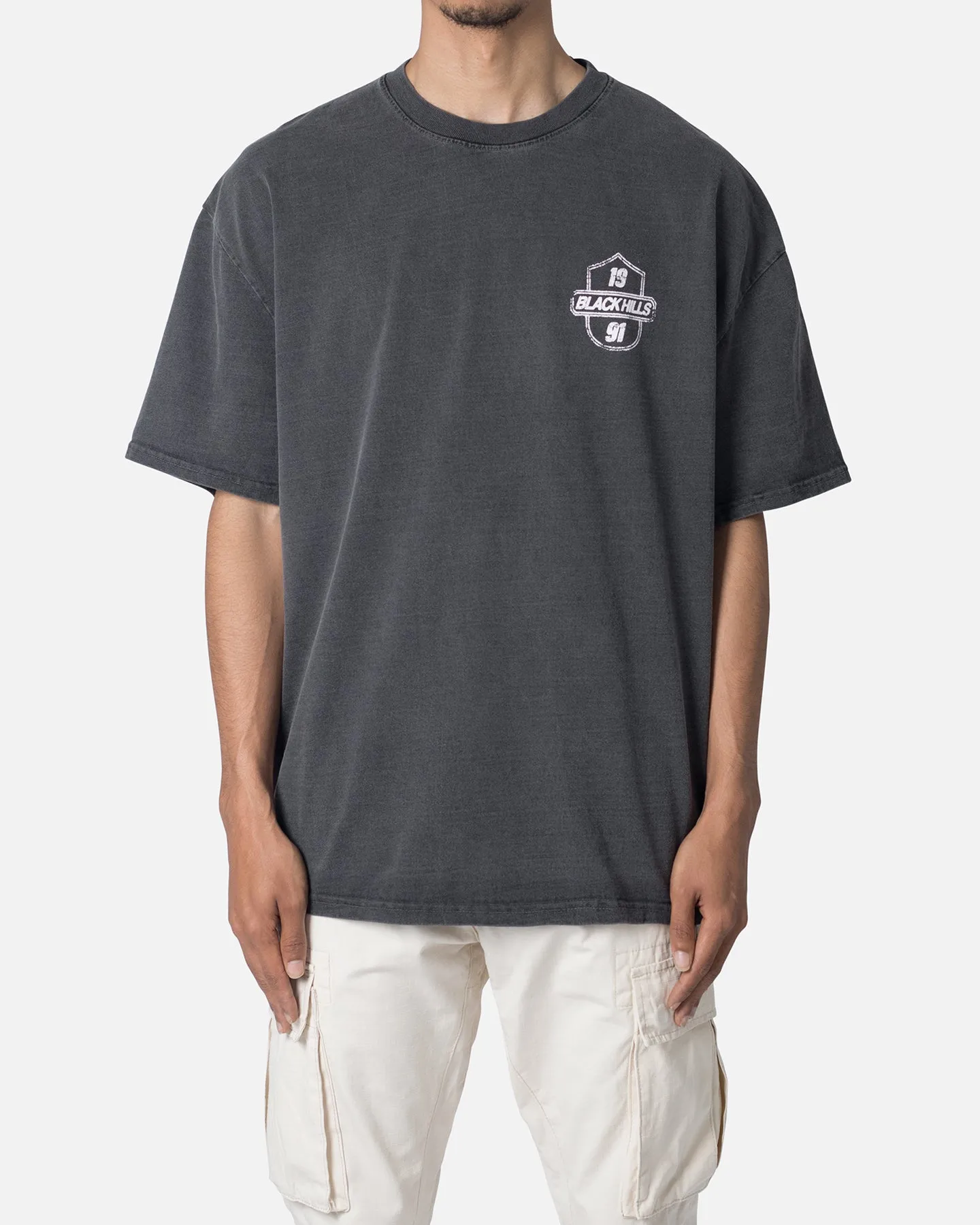 Weekend Look Versatile Outfit MNML Black Hills T-Shirt Washed Black