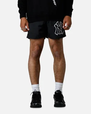 Pro Standard New York Yankees Chenille Shorts Black day trip