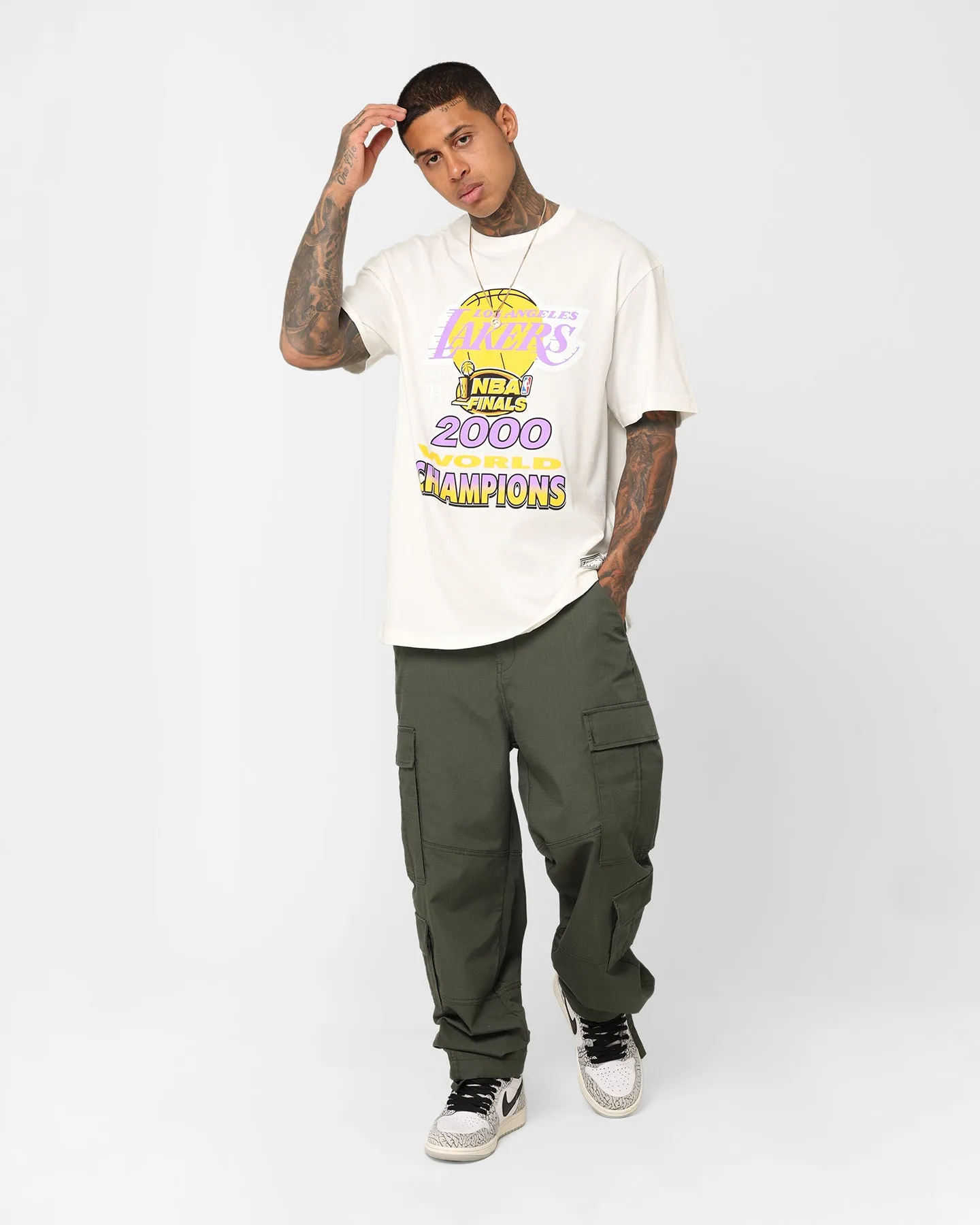 easy to pair Effortless Daywear Mitchell & Ness Los Angeles Lakers 2000 World Champions T-Shirt Vintage White