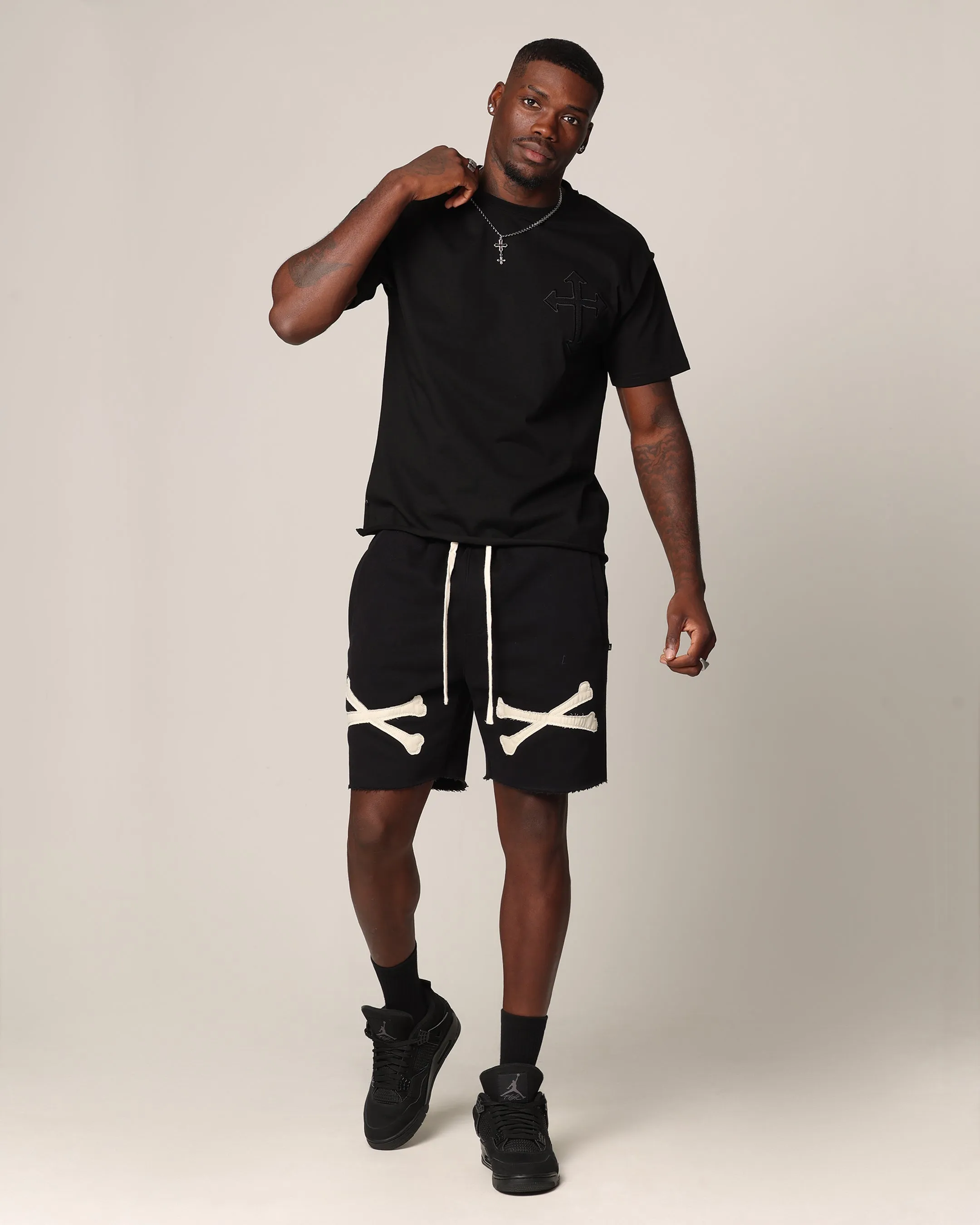 Street Trend Saint Morta Sorrows Cut T-Shirt Black