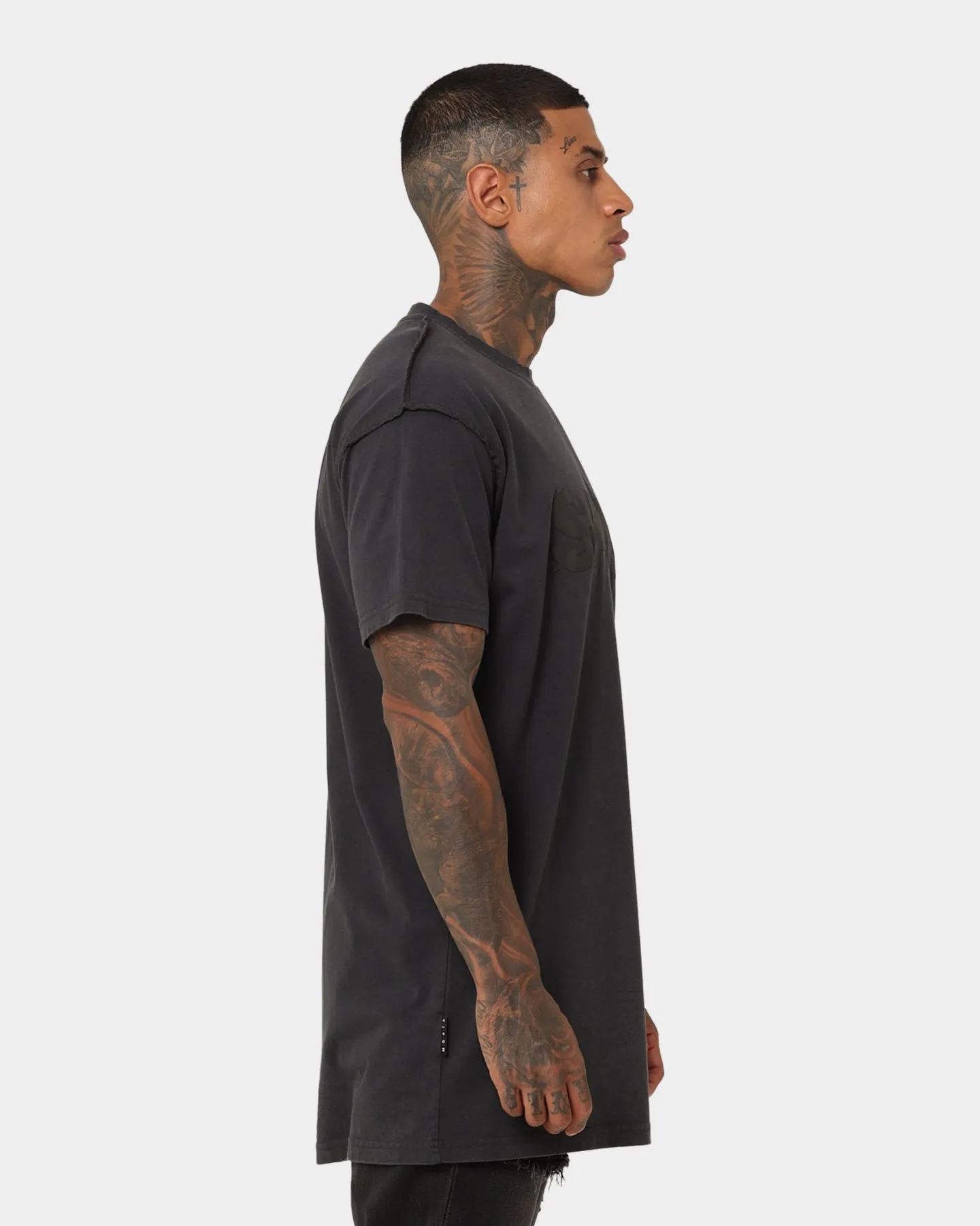 Saint Morta Established T-Shirt Vintage Black Fashion-Forward Fit