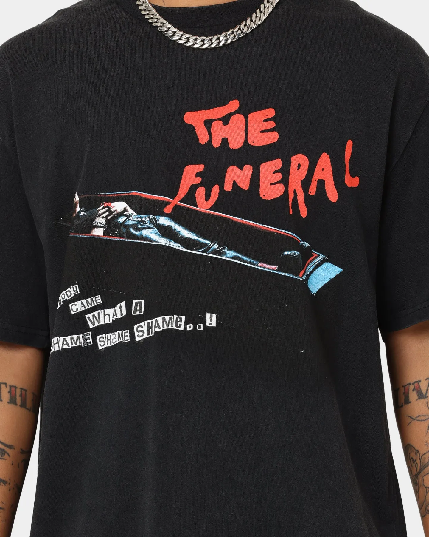 Unisex V neck style YUNGBLUD Universal Music X YUNGBLUD The Funeral Vintage T-Shirt Washed Black