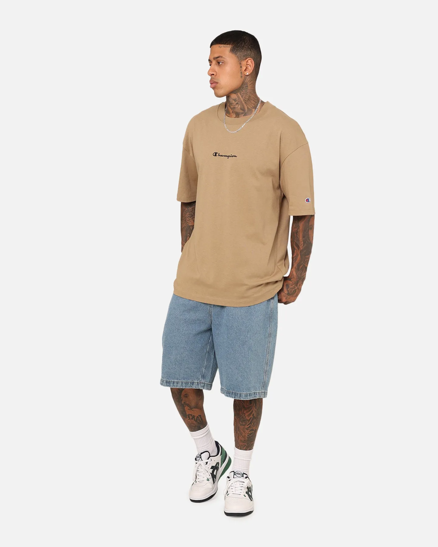 Champion Embroidered T-Shirt London Bridge Modern Layering