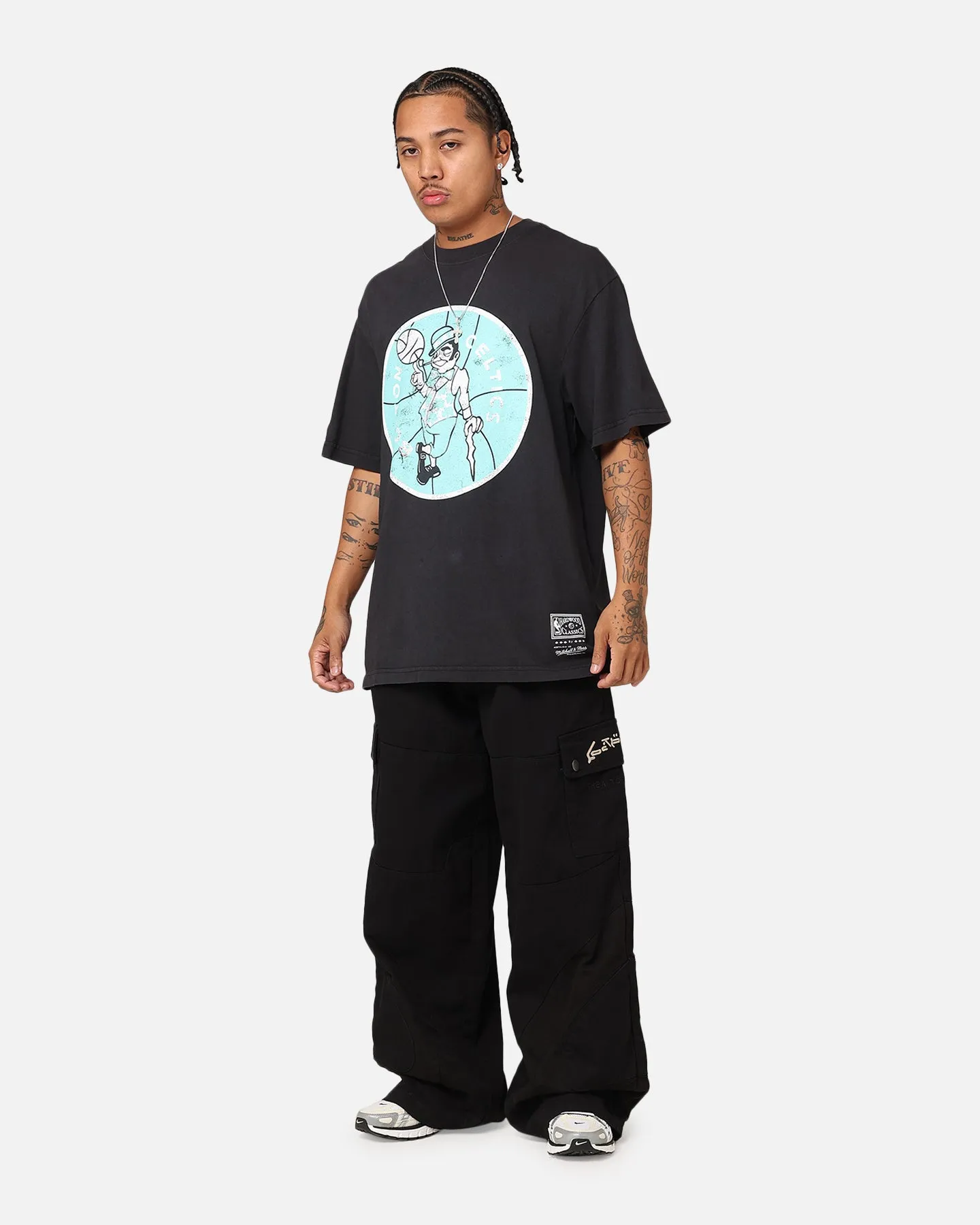 Mitchell & Ness Boston Celtics Ice Blue Logo T-Shirt Faded Black Timeless Appeal Relaxed and Easy