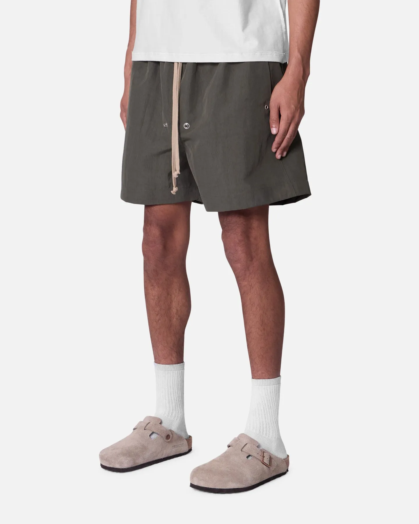 Sporty Vibe Wear MNML Mud Shorts Olive