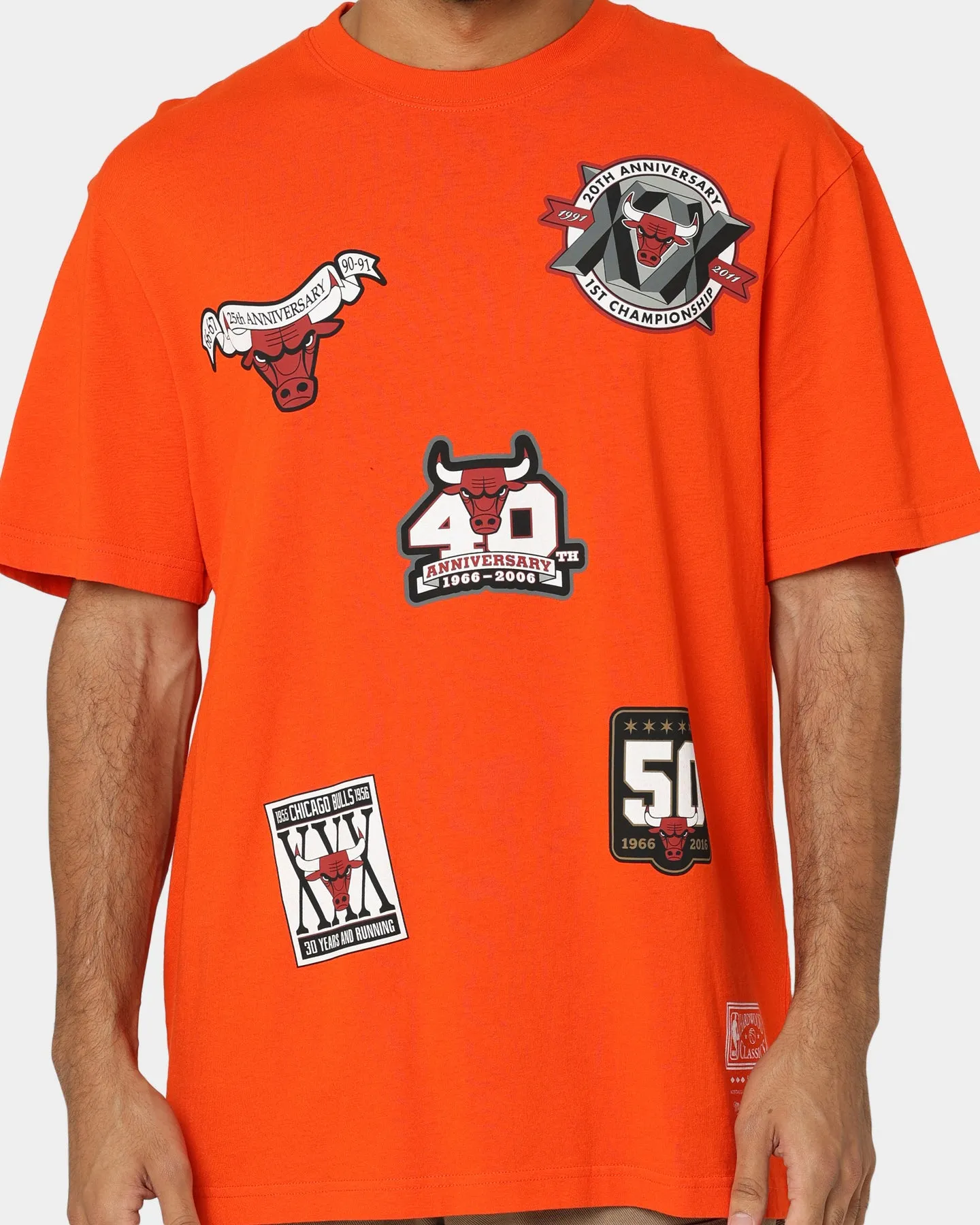 Adjustable Hem Mitchell & Ness Chicago Bulls Flight T-Shirt Faded Orange