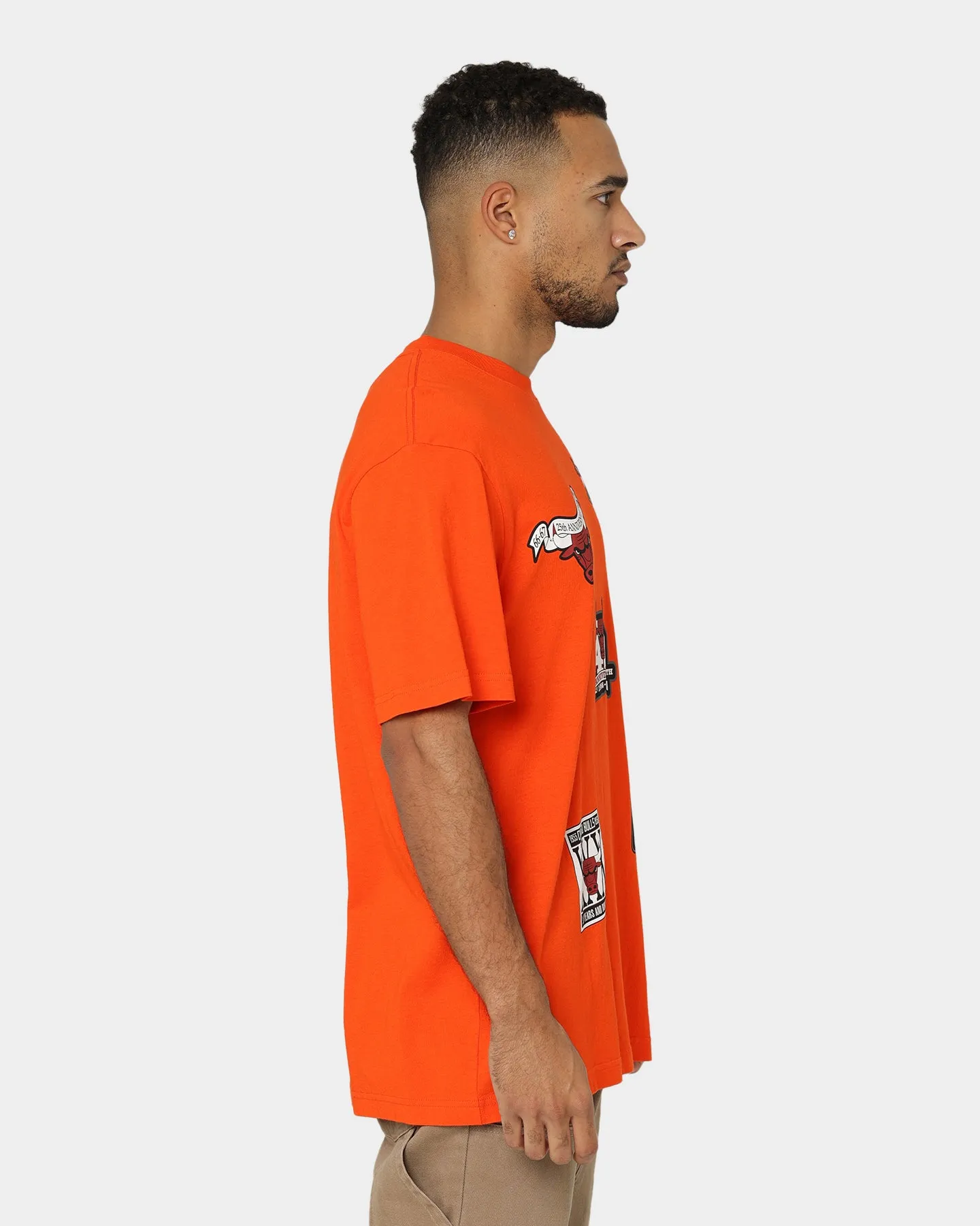 Mitchell & Ness Chicago Bulls Flight T-Shirt Faded Orange Classic Design Eye-Catching
