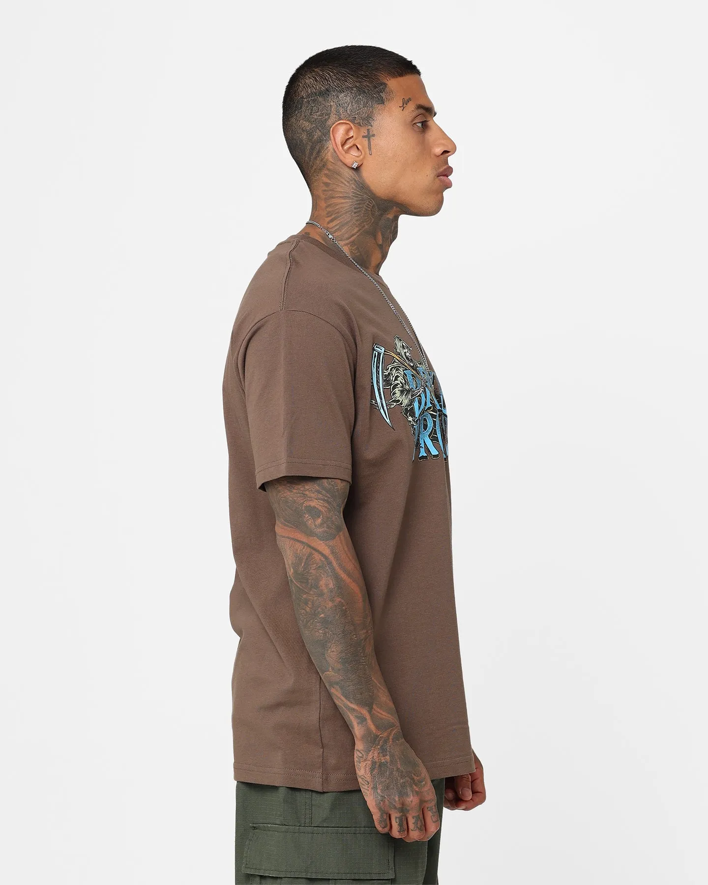 Curved Hemline Easy-to-Match Broken Promises Timeless T-Shirt Brown
