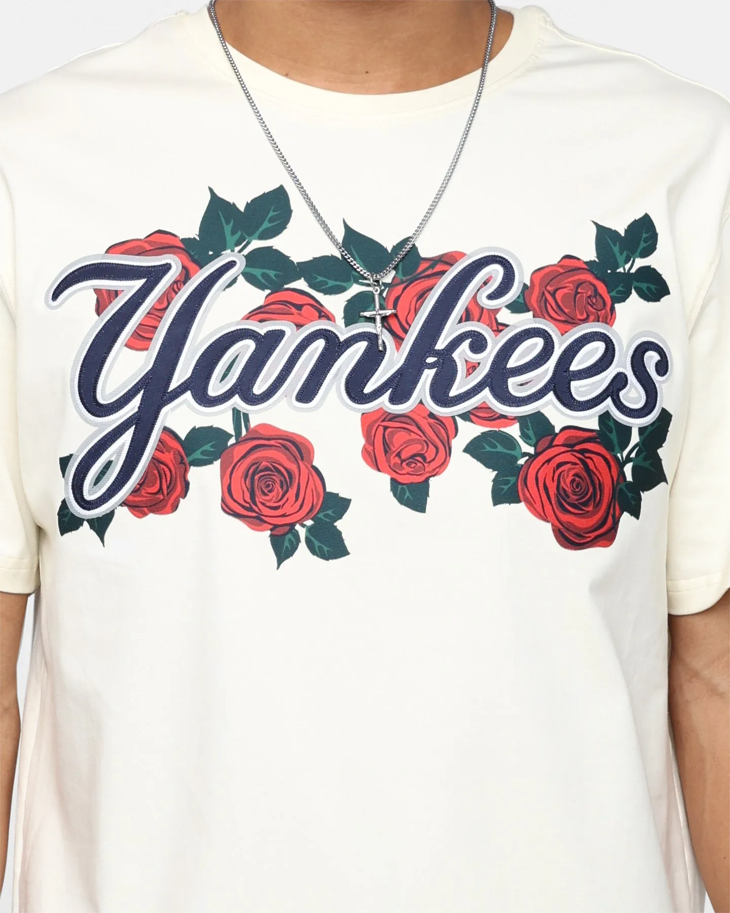 Pro Standard New York Yankees Roses T-Shirt Eggshell Casual Essential Wear