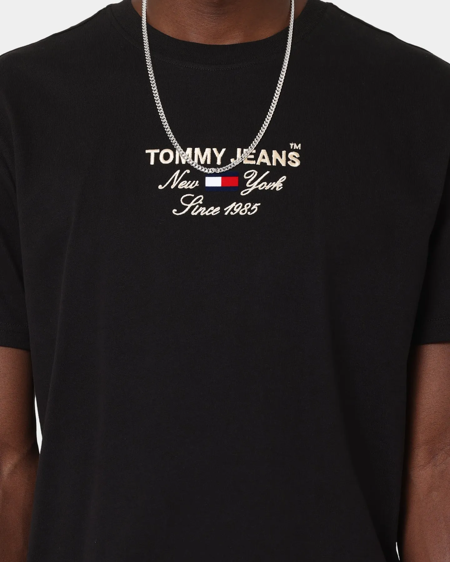 Tommy Jeans TJM Timeless Font T-Shirt Black Essential Look Cozy Wear