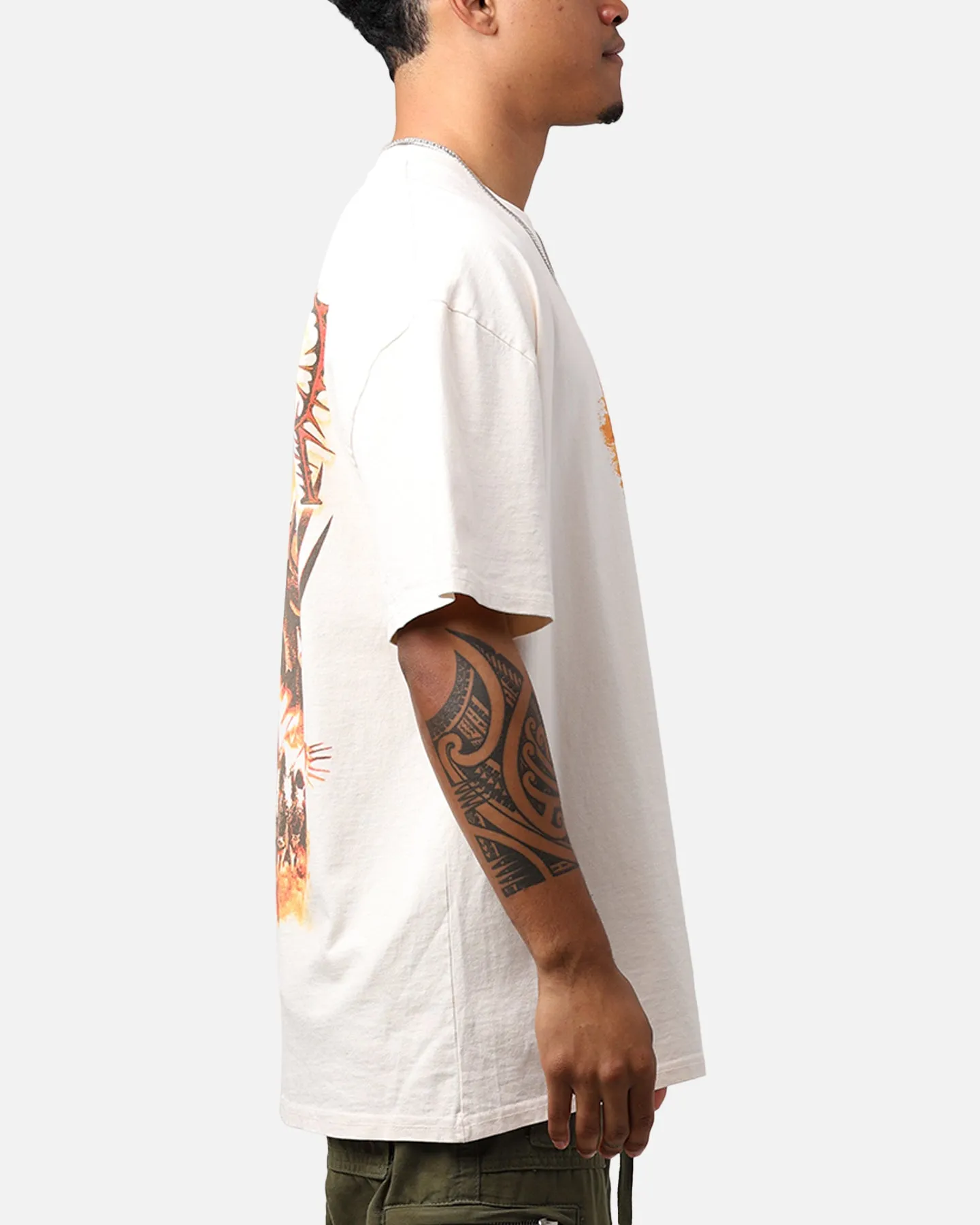 American Thrift X Lord Of The Rings Mordor Heavyweight T-Shirt Off White Smart Casual PocketDetail