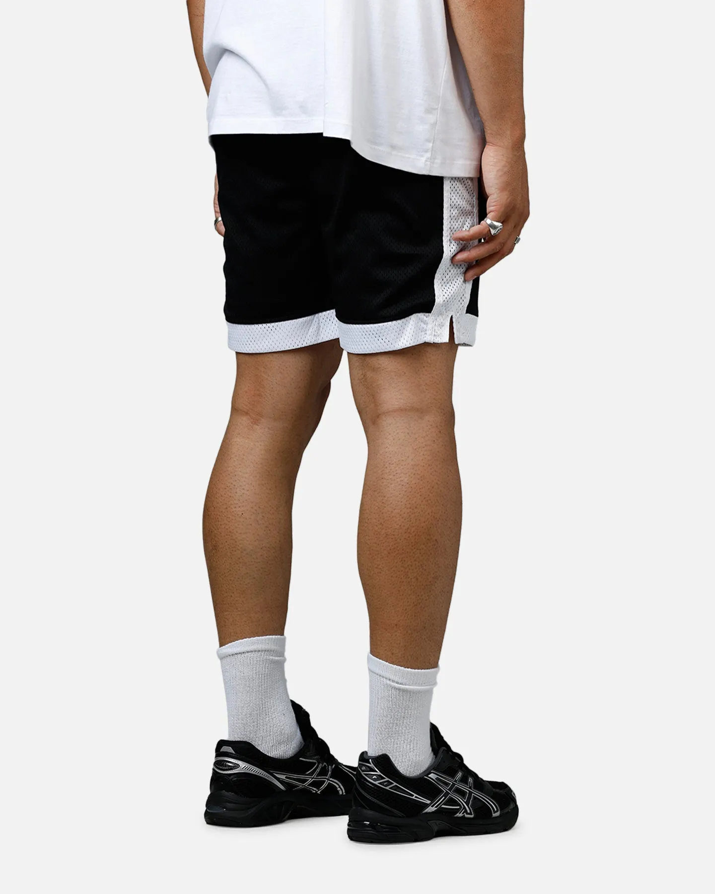 New Era Philadelphia Phillies Sport Class Shorts Black/White Quick Access Cargo Pockets Functional Design