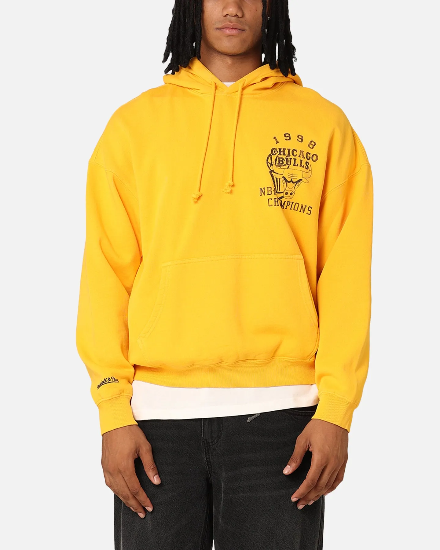Distressed Detailing Mitchell & Ness Chicago Bulls Rings Hoodie Ochre