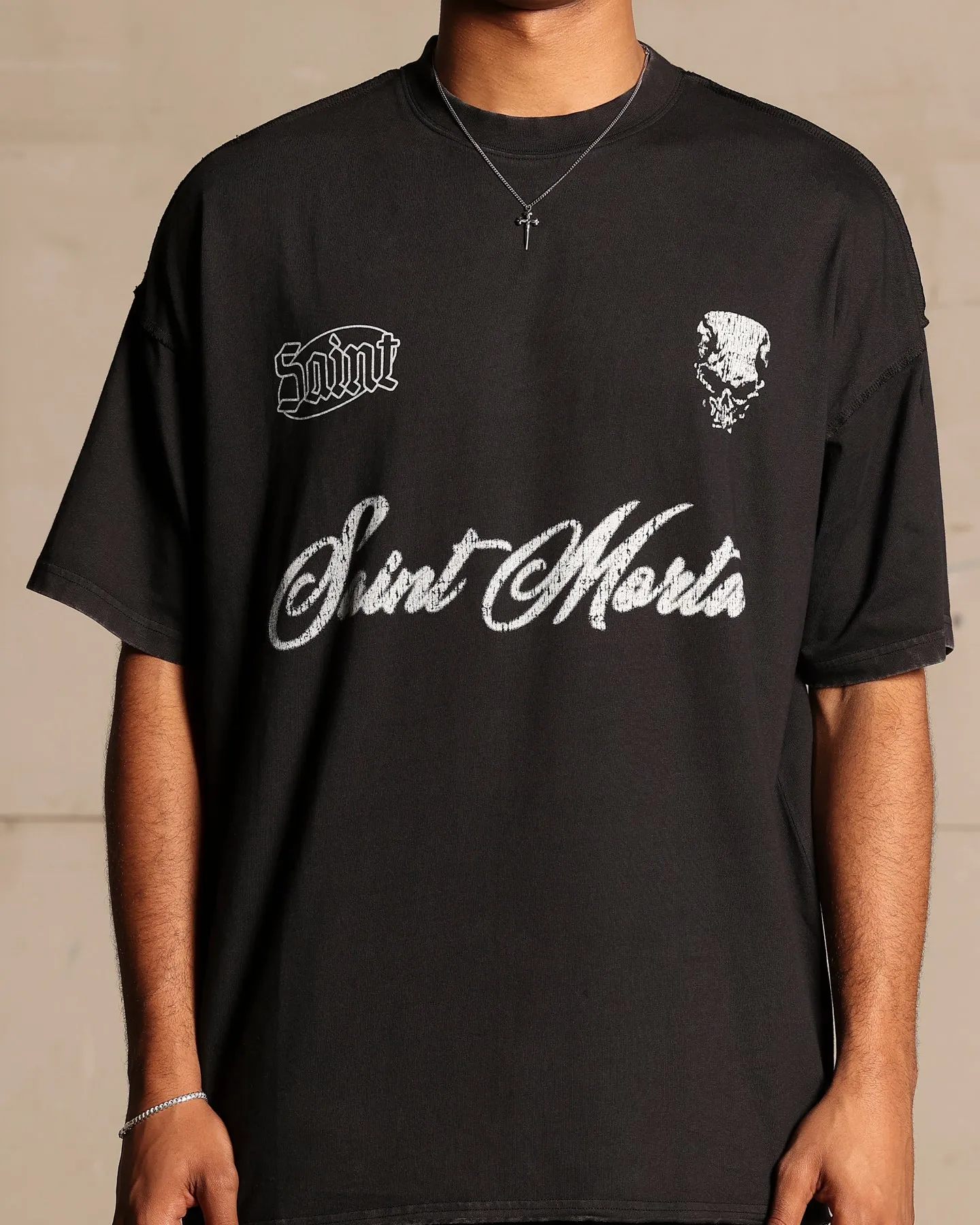 Stylish Sporty and Cool Saint Morta Roadhouse Boxy T-Shirt Vintage Black