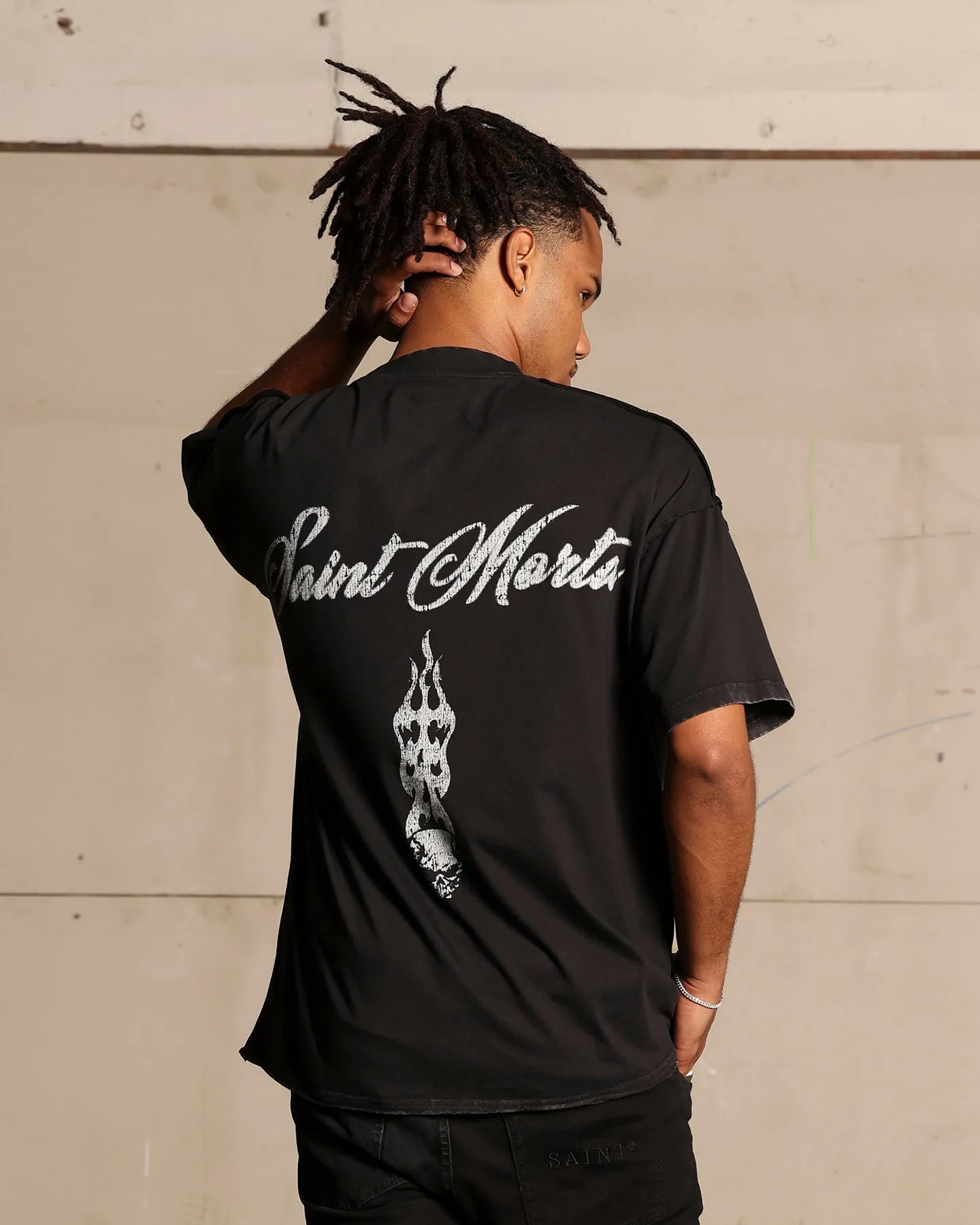 Simple yet stylish Classic Vibes Saint Morta Roadhouse Boxy T-Shirt Vintage Black