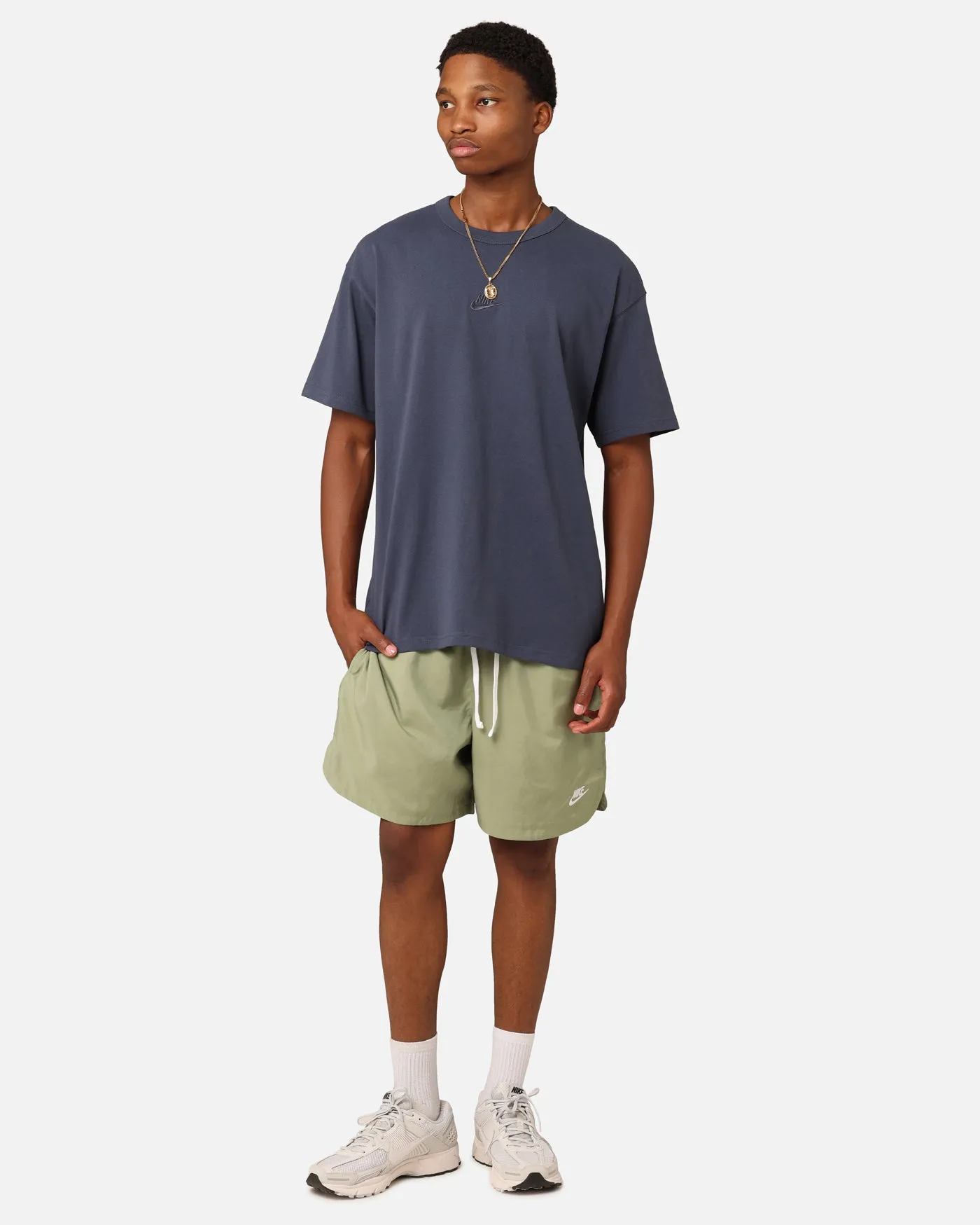 Nike Sportswear Premium Essentials Sustainable T-Shirt Thunder Blue Set In Sleeve