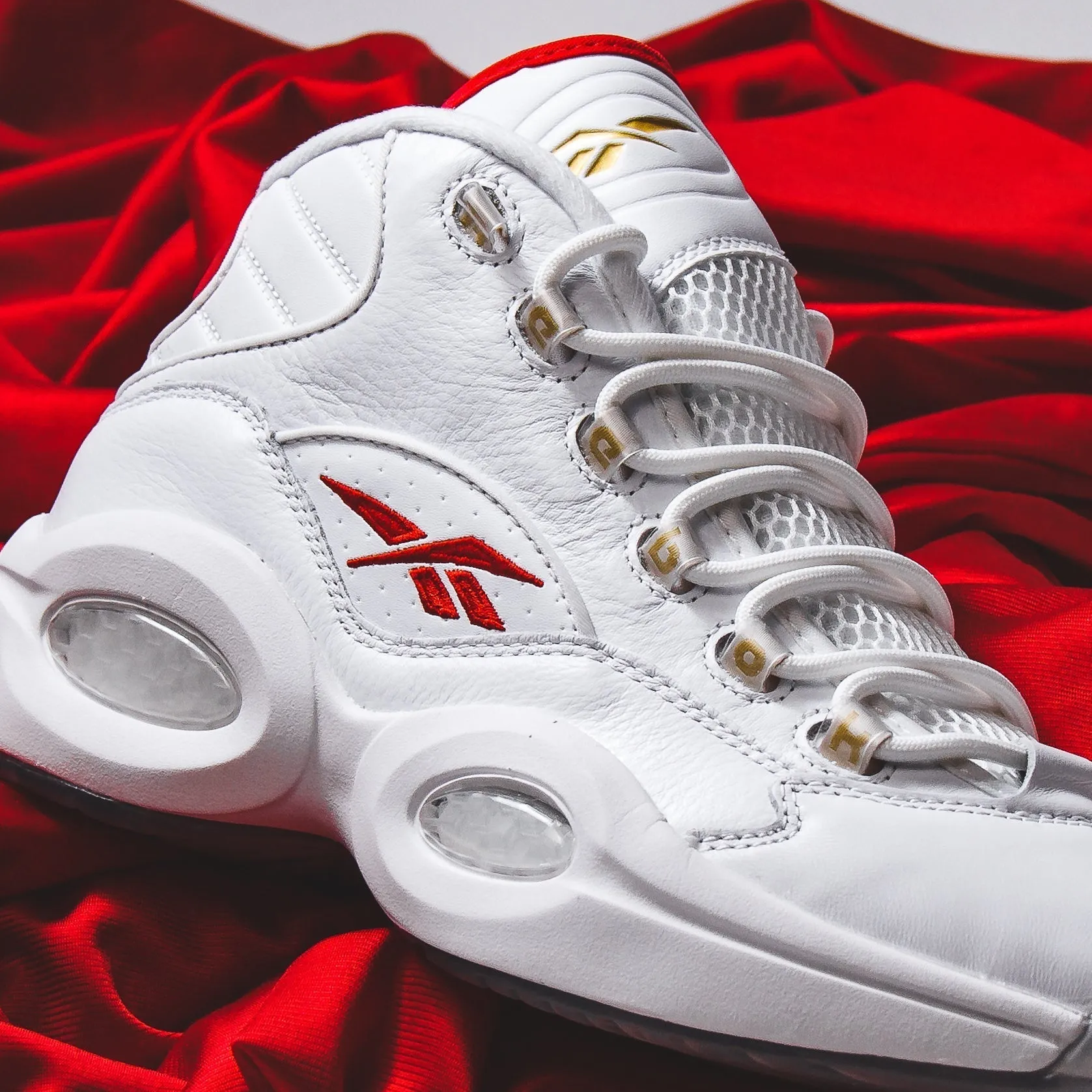Compression Bands Reebok Classics Basketball Men Question Mid Allen Iverson Dr J #6 White Red GX0230