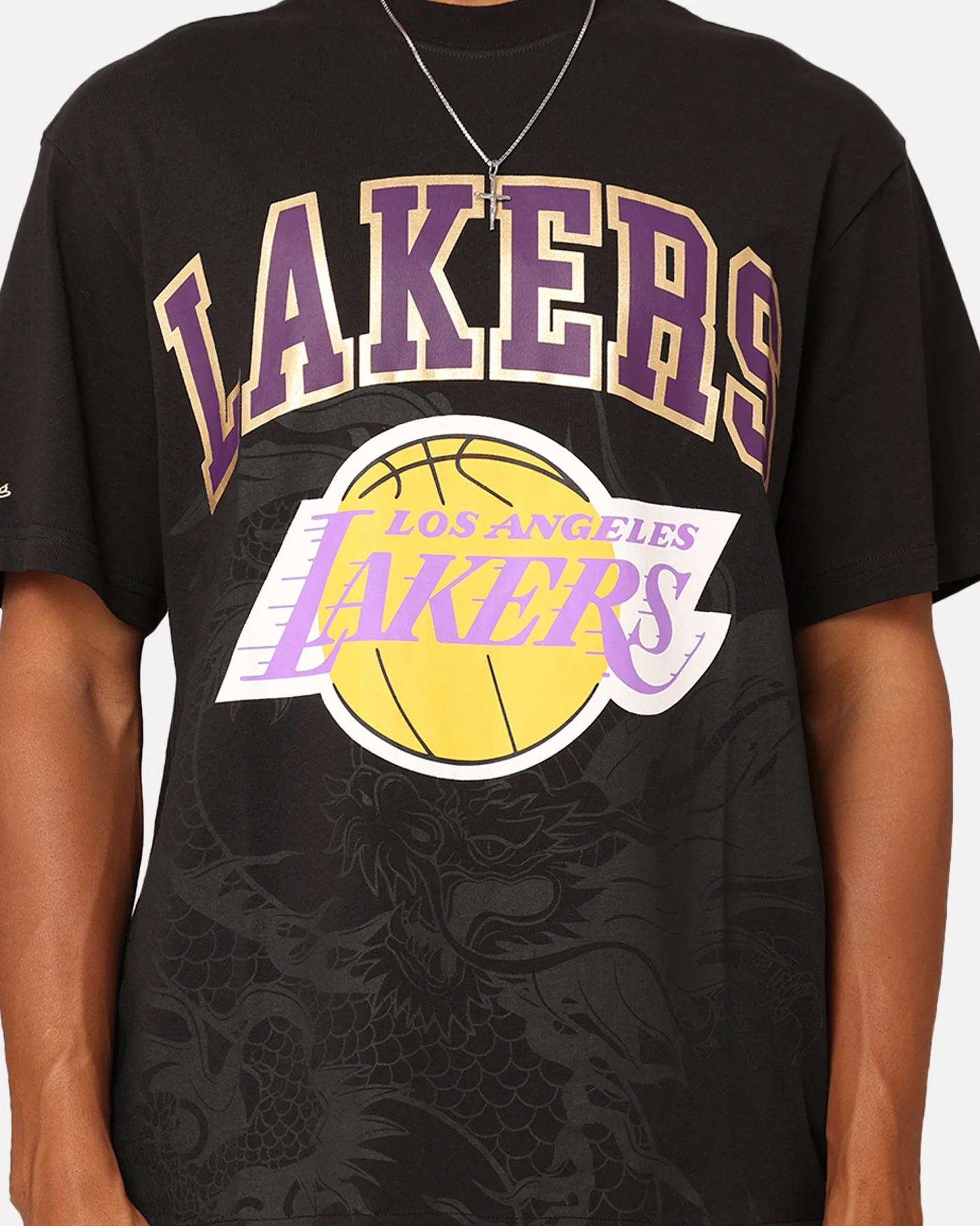 Relaxed Comfort Wear Fashion Outfit Mitchell & Ness Los Angeles Lakers Year Of The Dragon T-Shirt Faded Black