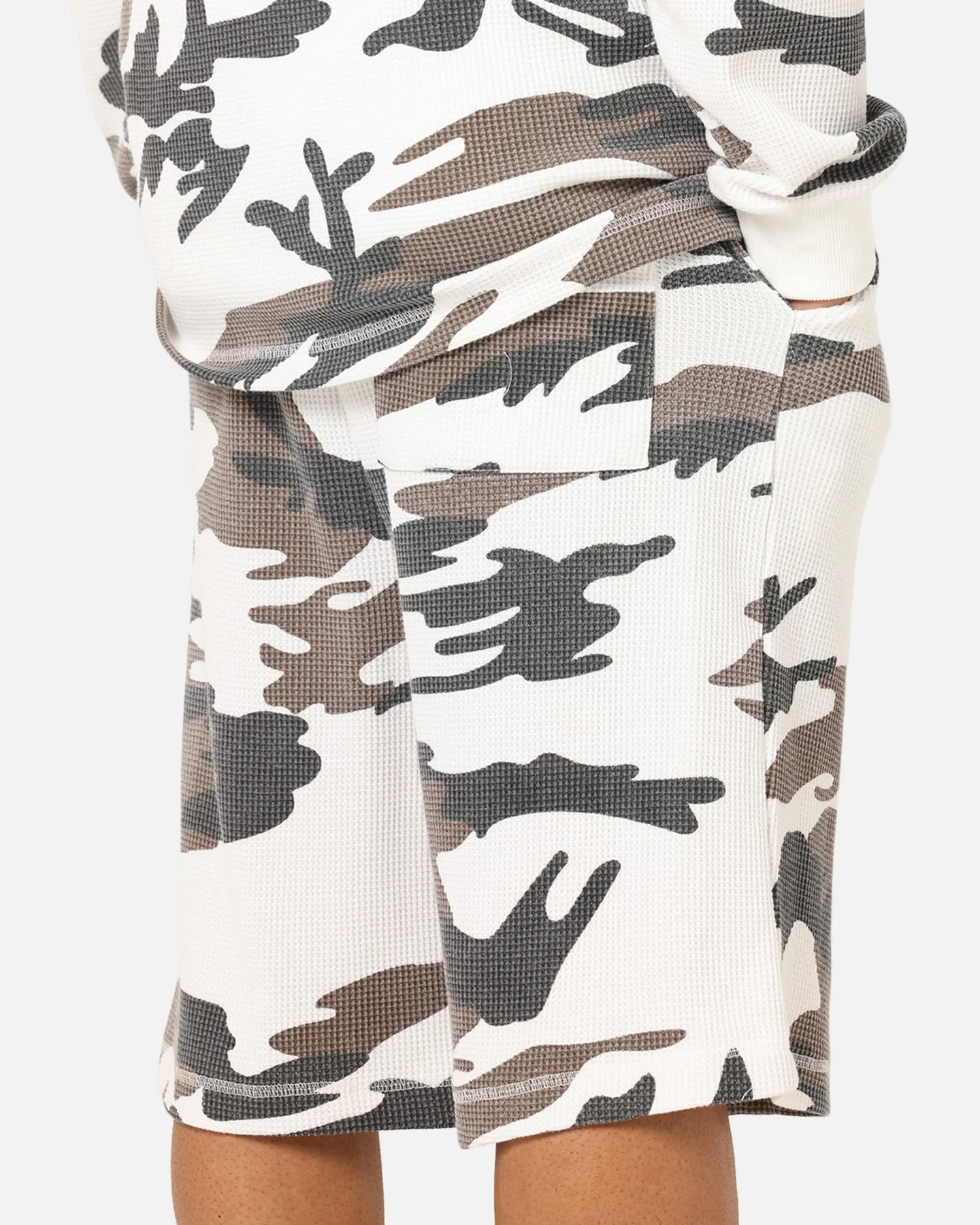 Low-waisted Anti Static Finish XXIII Printed Thermal Shorts Snow Camo