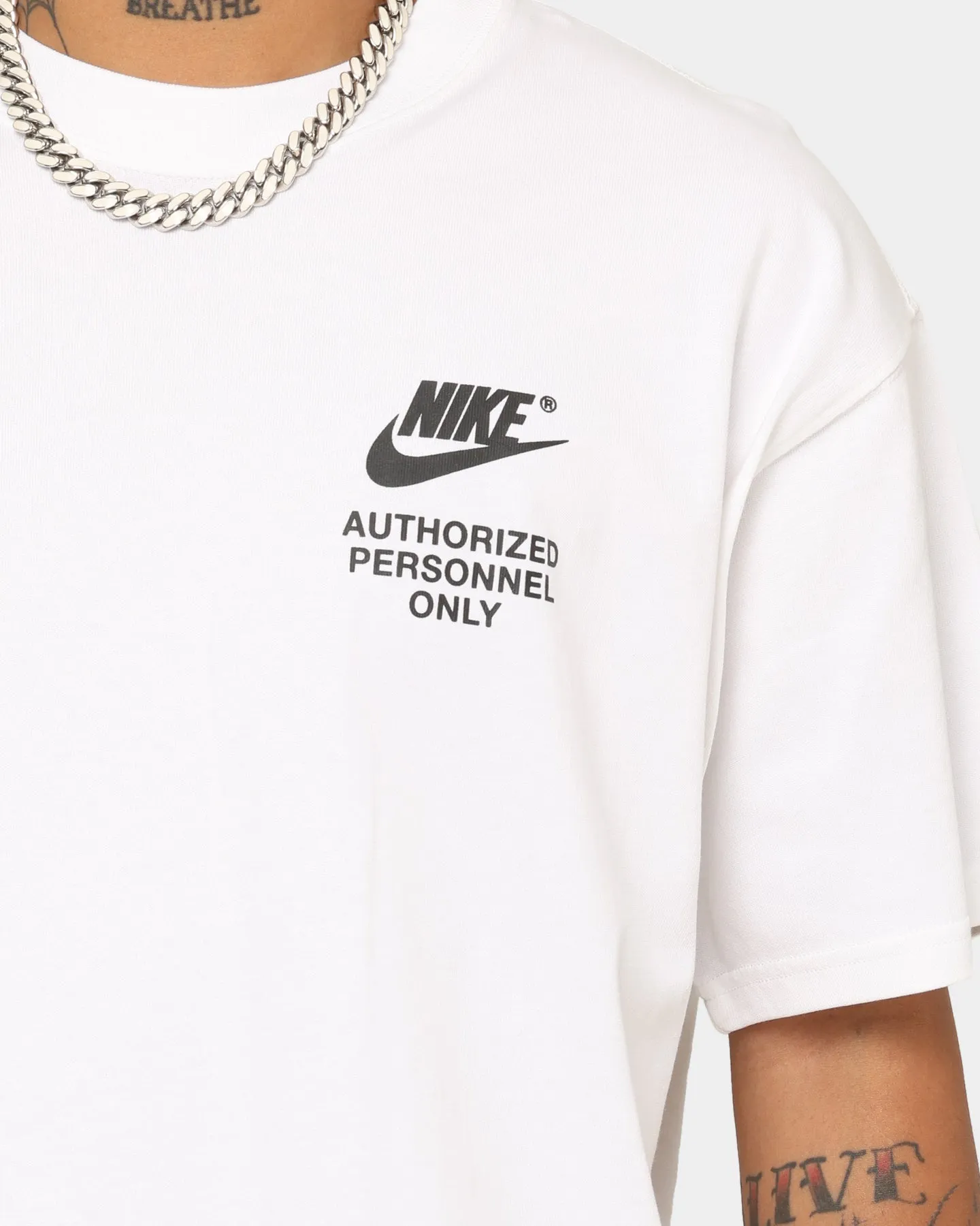 Nike Sportswear Authorized Personnel T-Shirt White City Fashion Look