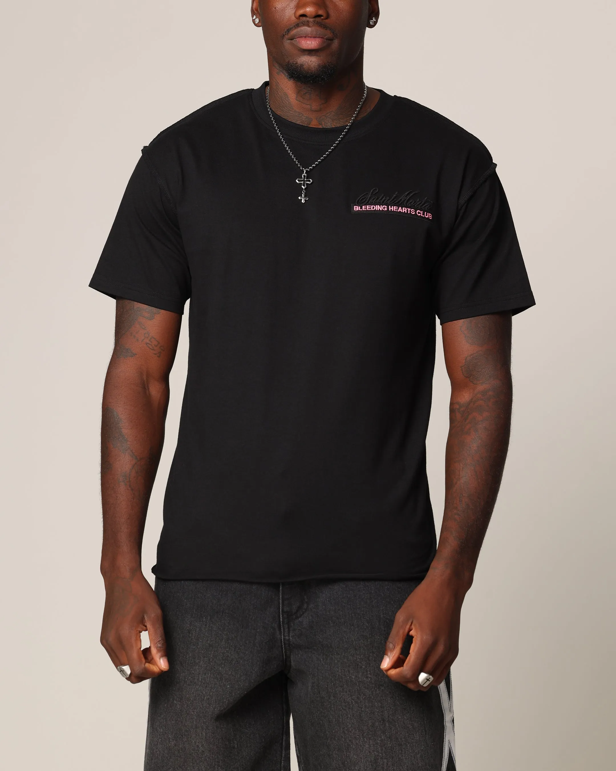 Active Comfort Wear Fashion-Forward Fit Saint Morta Bleeding Hearts Club Cut T-Shirt Black