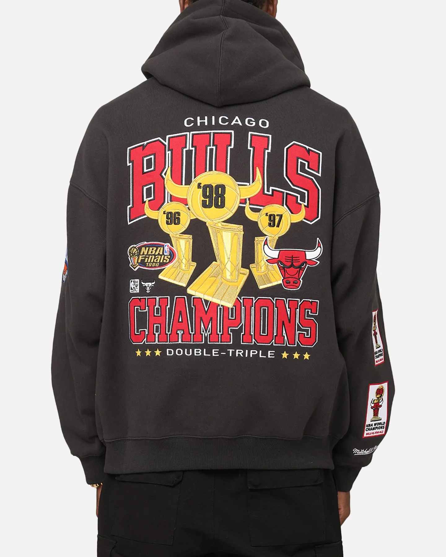 Mitchell & Ness Chicago Bulls Pinnacle Hoodie Faded Black Anti Static Lining Fashionable