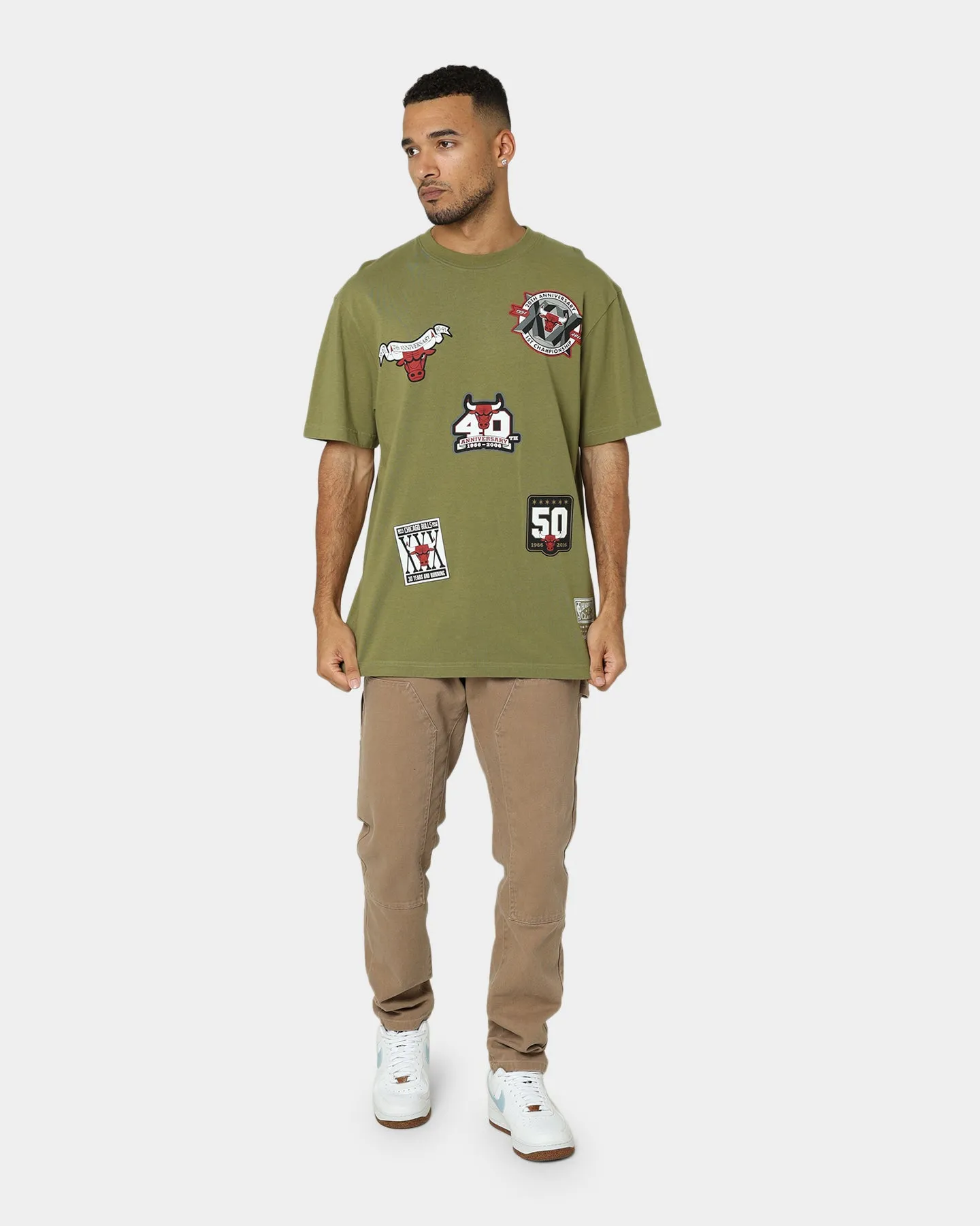 Mitchell & Ness Chicago Bulls Flight T-Shirt Faded Olive Bohemian style