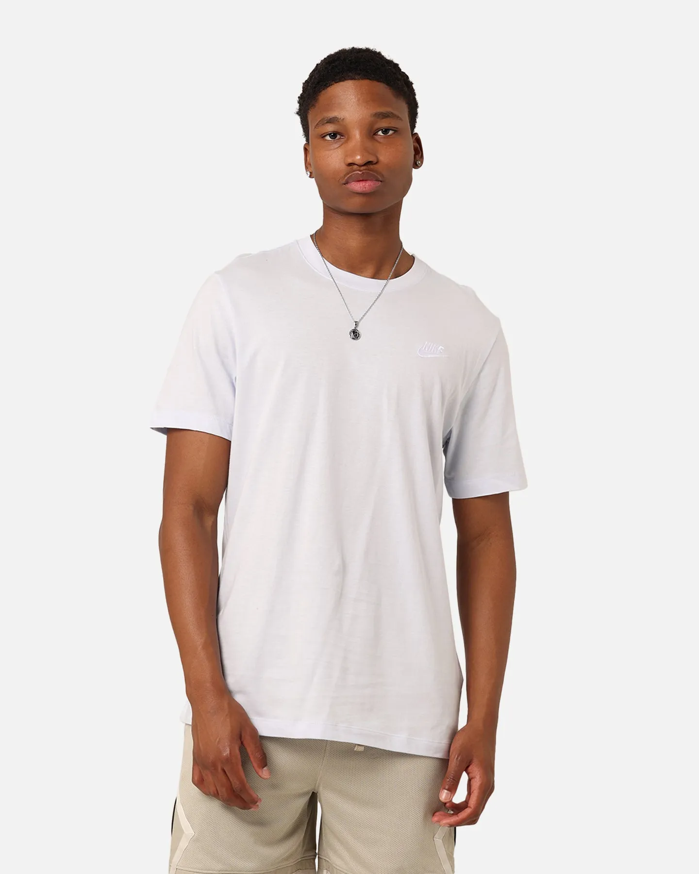 Soft Design crew neck Nike Sportswear Club T-Shirt Football Grey