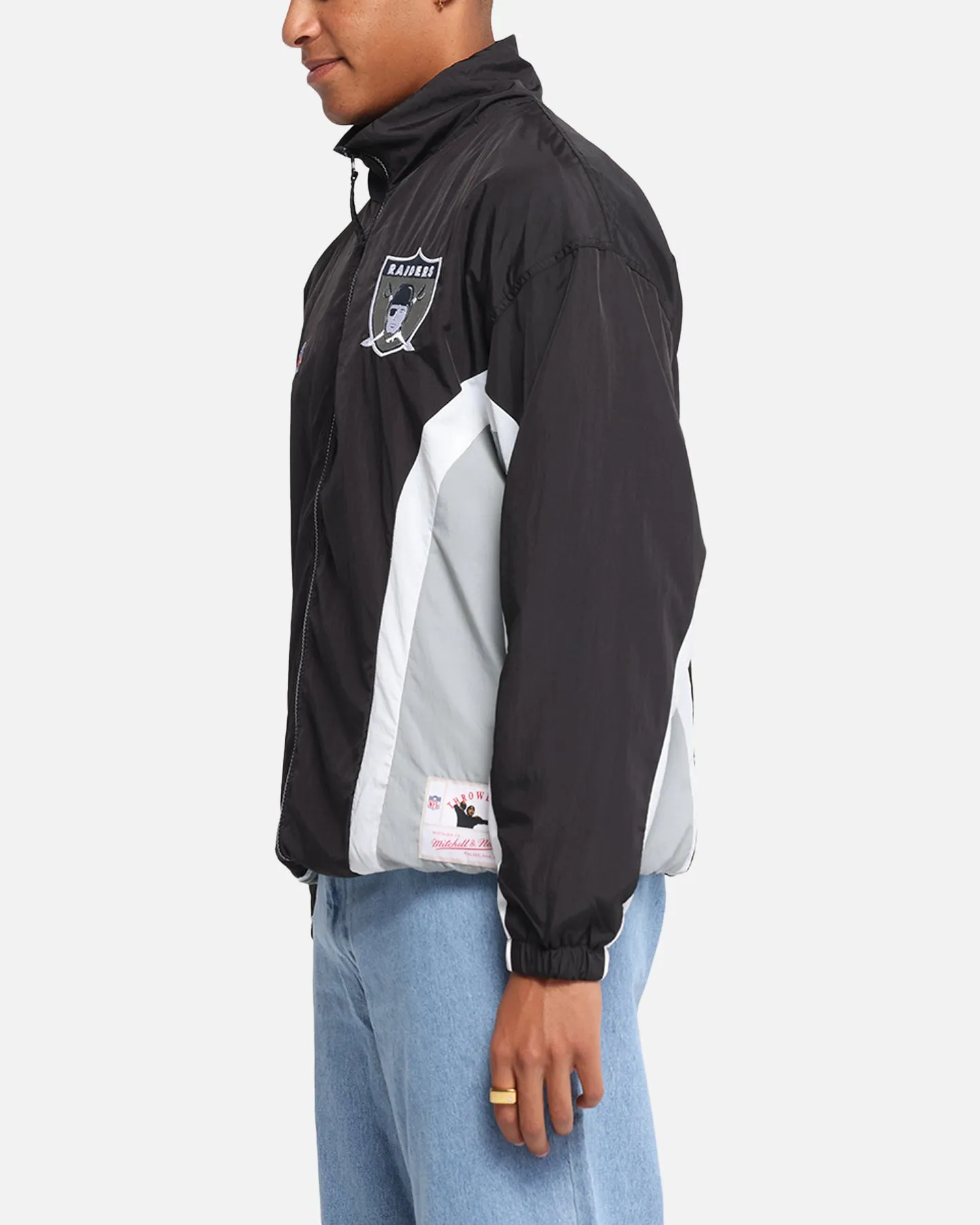 Mitchell & Ness Las Vegas Raiders Nylon Track Jacket Black/Grey nurses